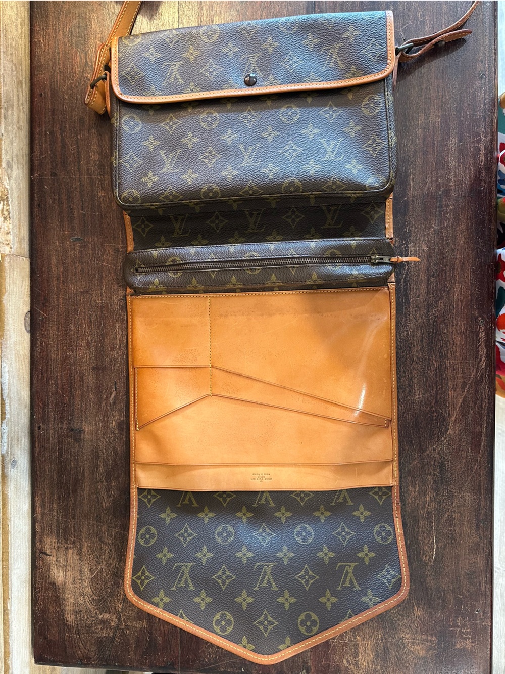 Rare Vintage Louis Vuitton Portable Serviette Crossbody ✨ Comes with COA - Picture 8 of 16